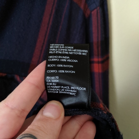 URBAN OUTFITTERS Navy Red Plaid Flannel Size Small - Picture 5 of 6